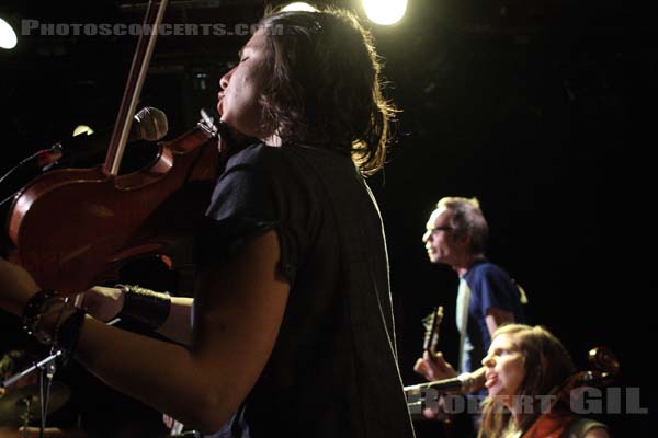 THEE SILVER MT ZION MEMORIAL ORCHESTRA AND TRA-LA-LA BAND - 2008-04-13 - PARIS - La Maroquinerie - 